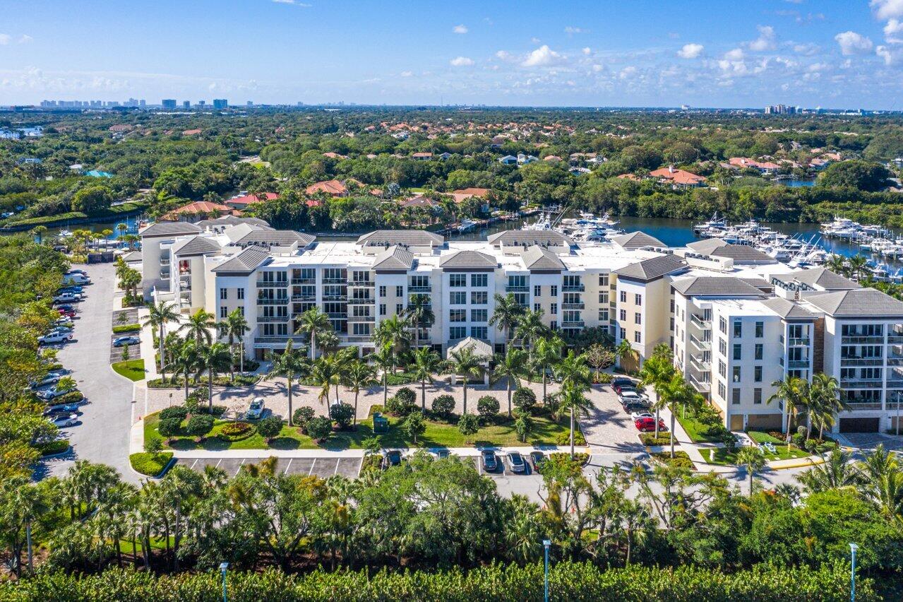 AZURE CONDO - Residential