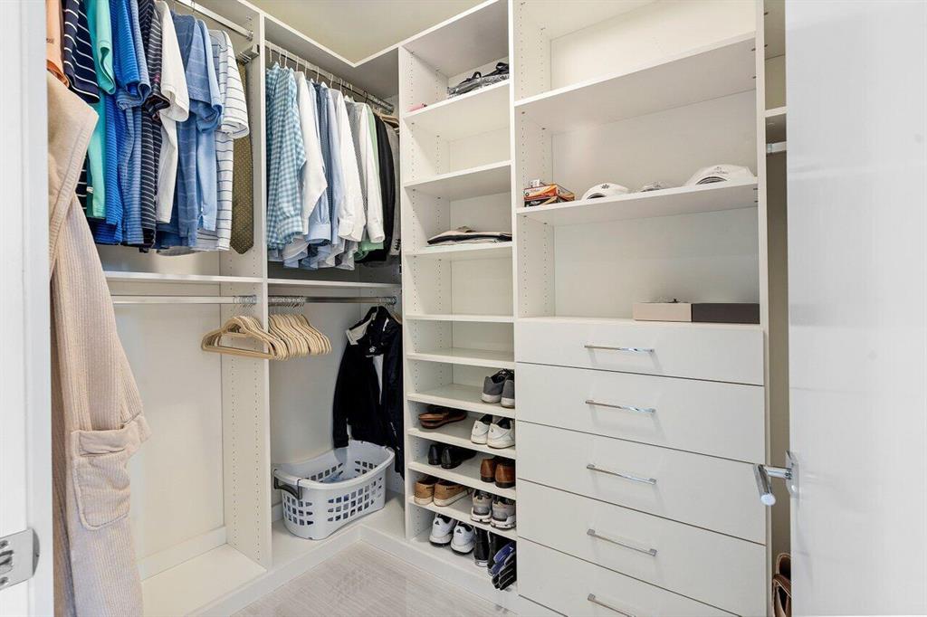 AZURE CONDO - Residential