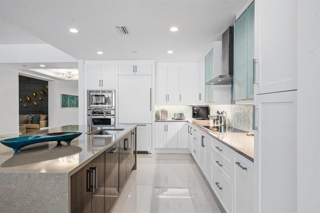 AZURE CONDO - Residential