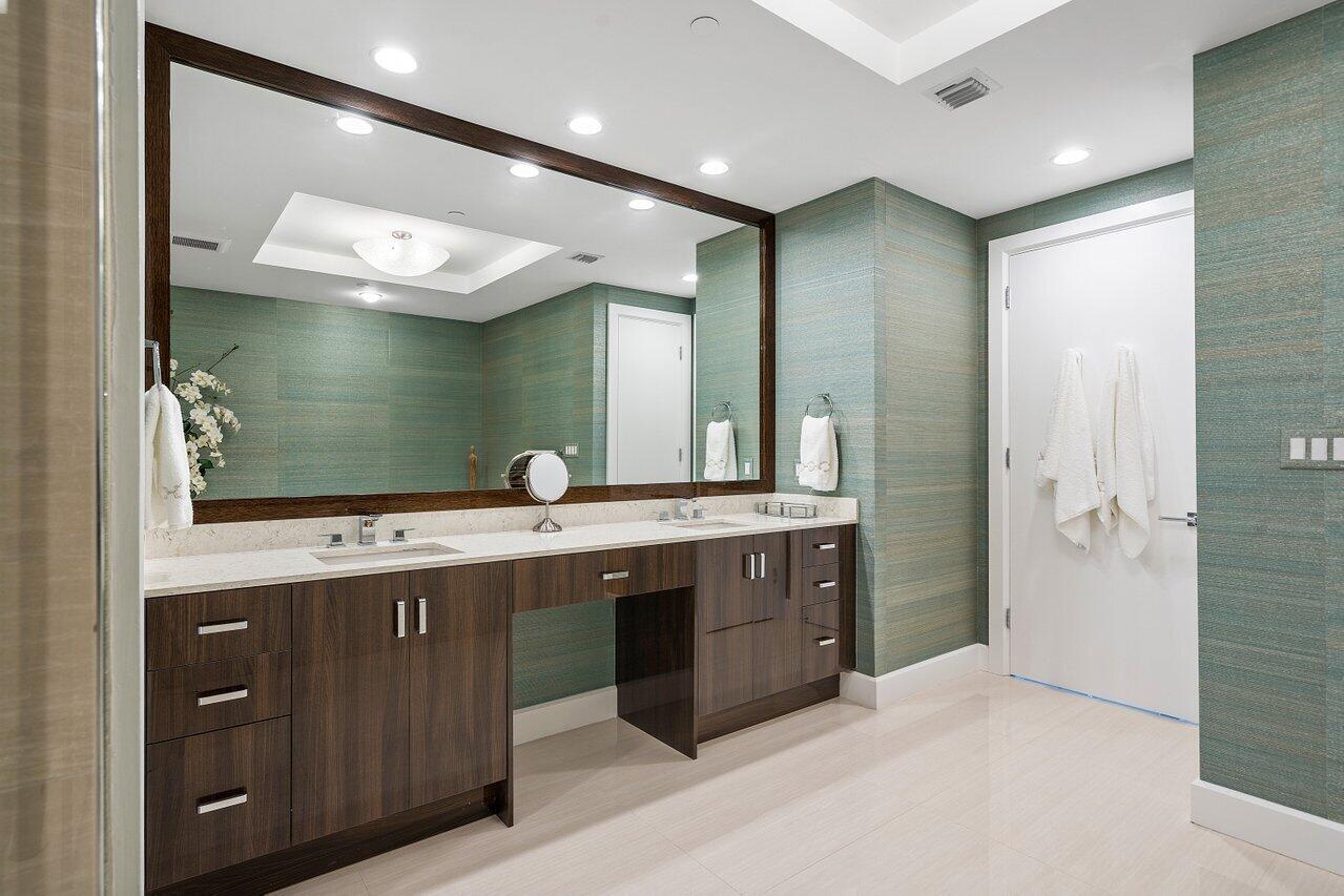 AZURE CONDO - Residential