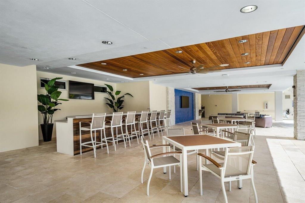 AZURE CONDO - Residential