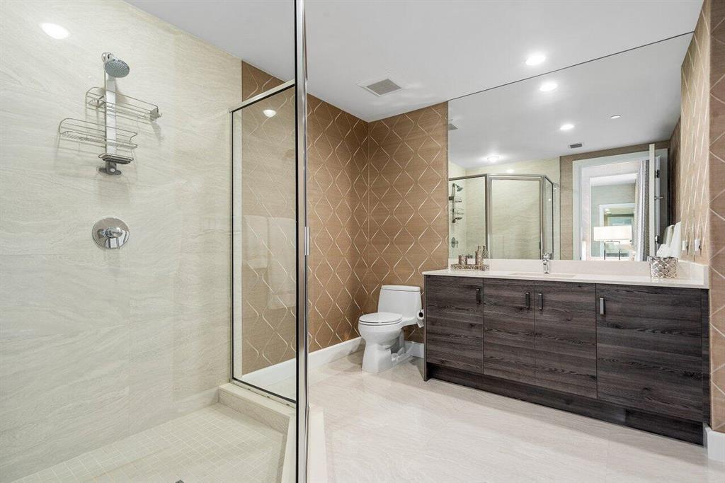 AZURE CONDO - Residential