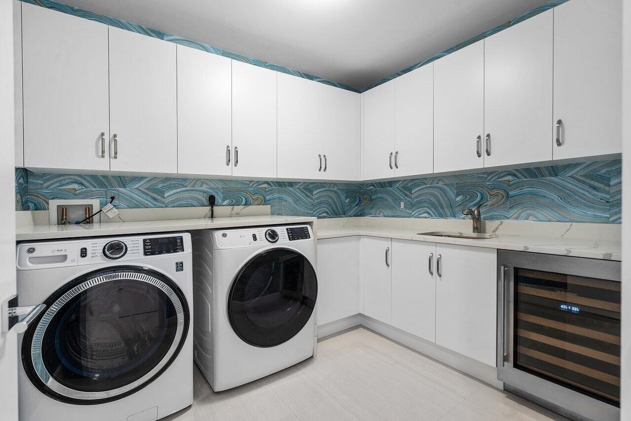 AZURE CONDO - Residential