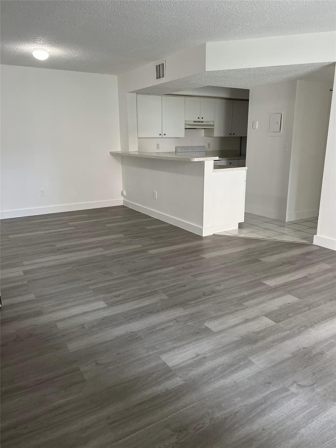 Villa Rustica I Condo - Residential Lease