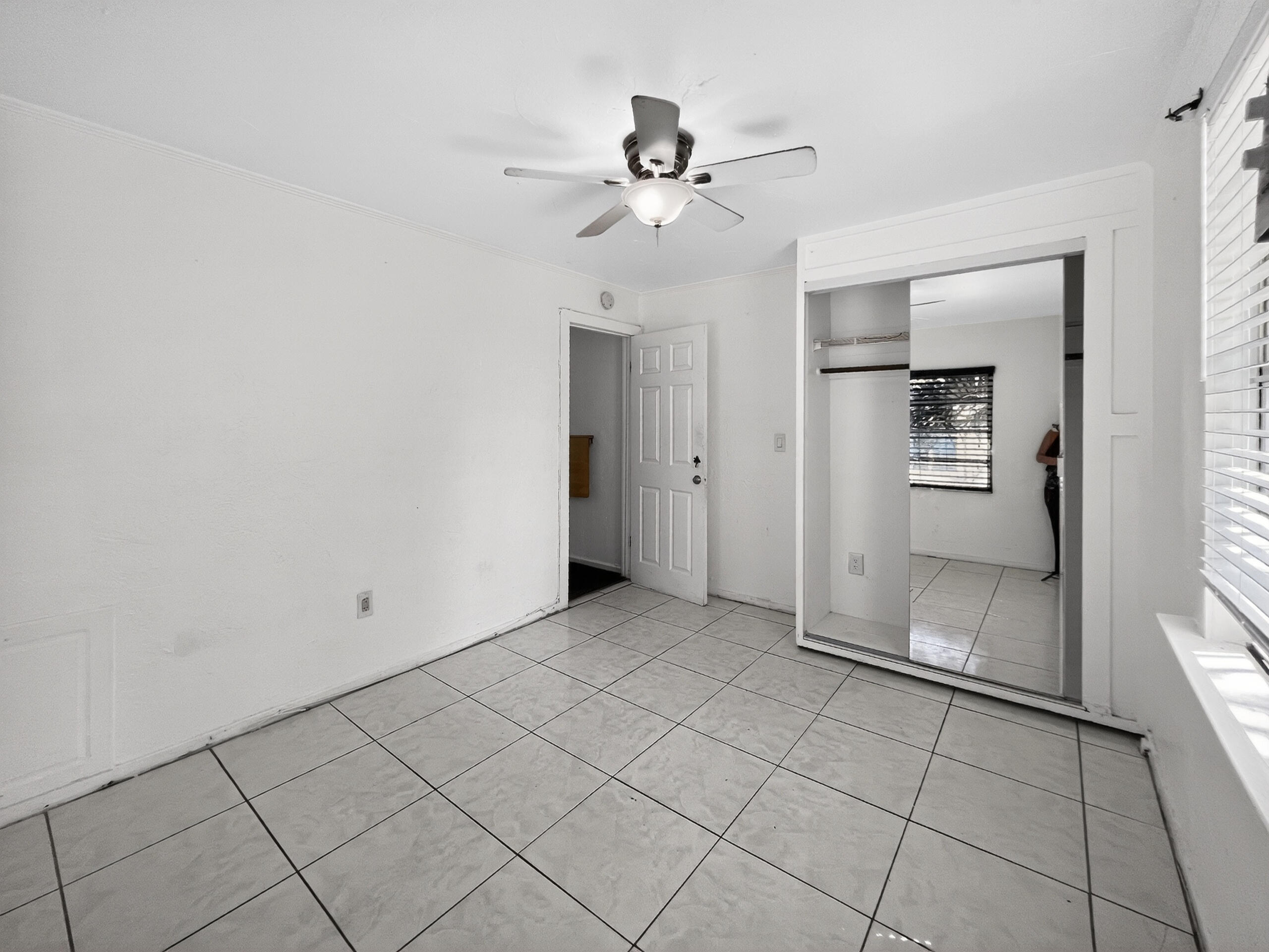 HOLLYWOOD - Residential Lease