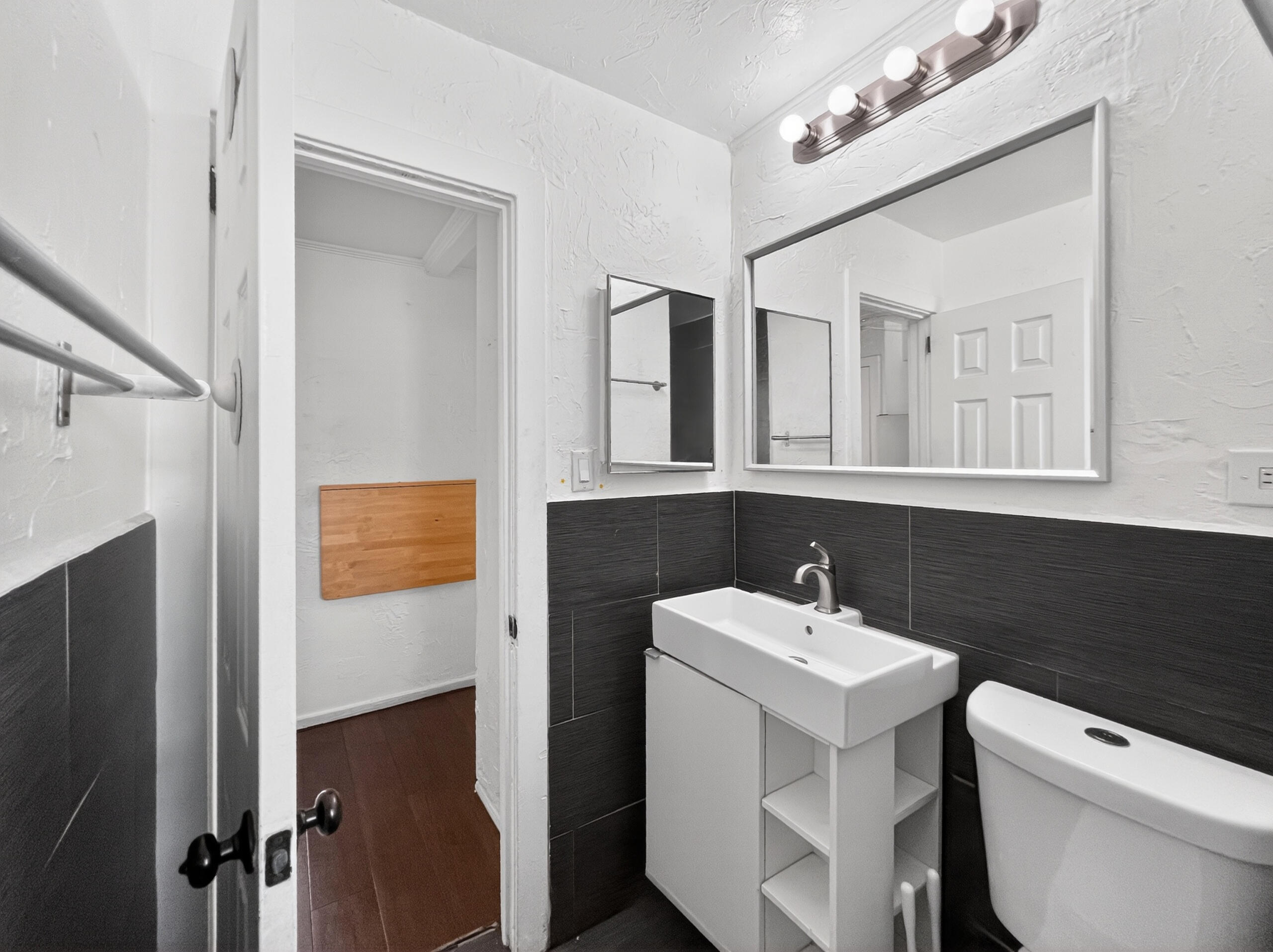 HOLLYWOOD - Residential Lease
