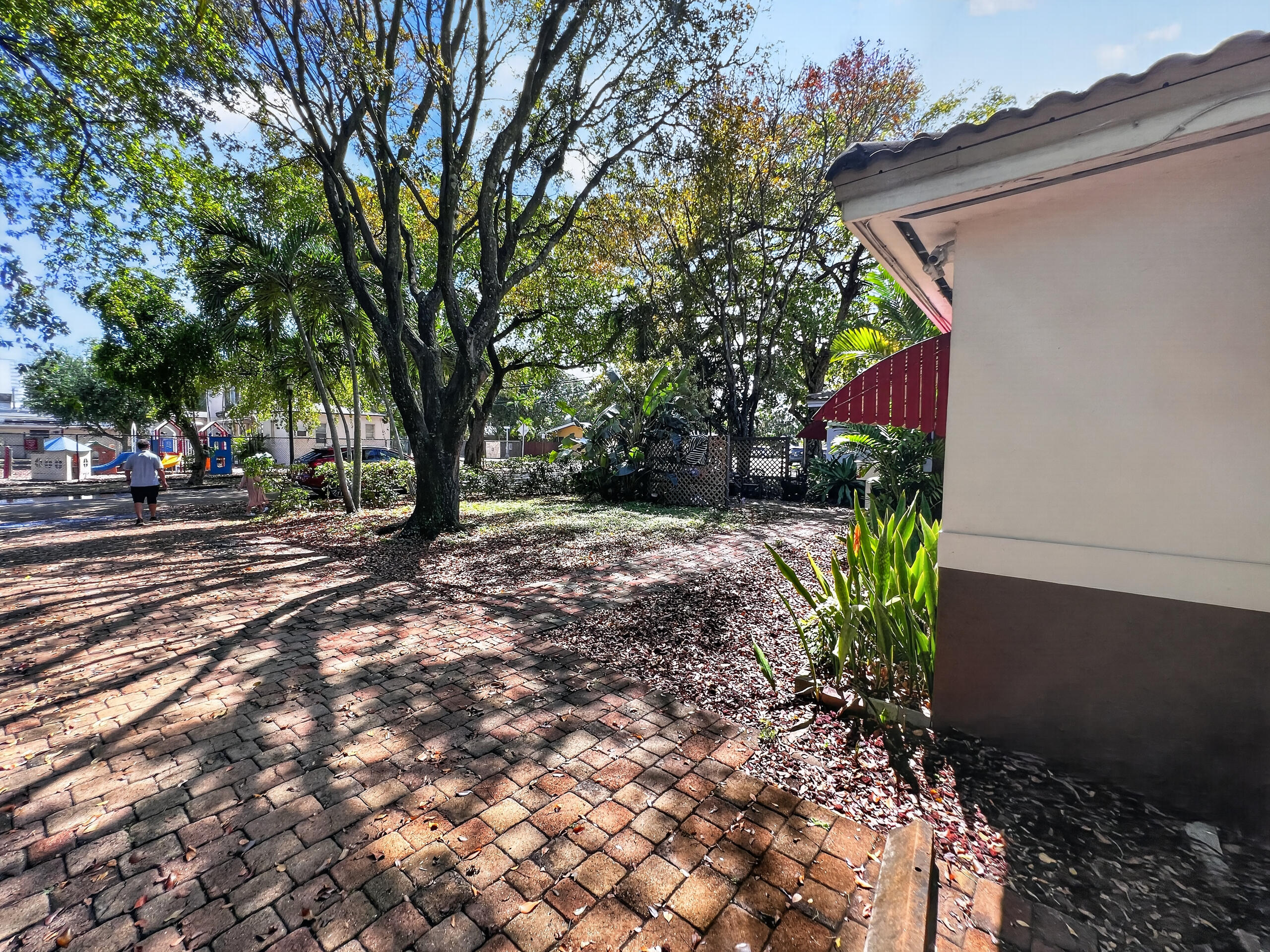 1857 Buchanan Street 7