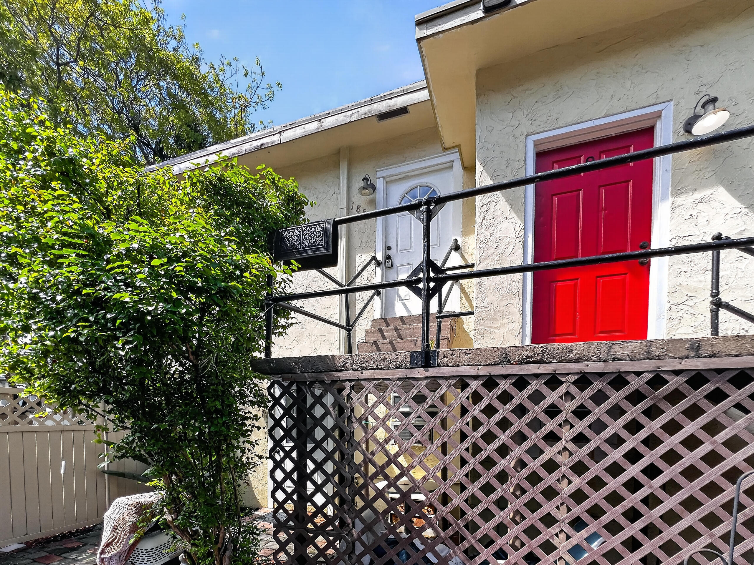 HOLLYWOOD - Residential Lease