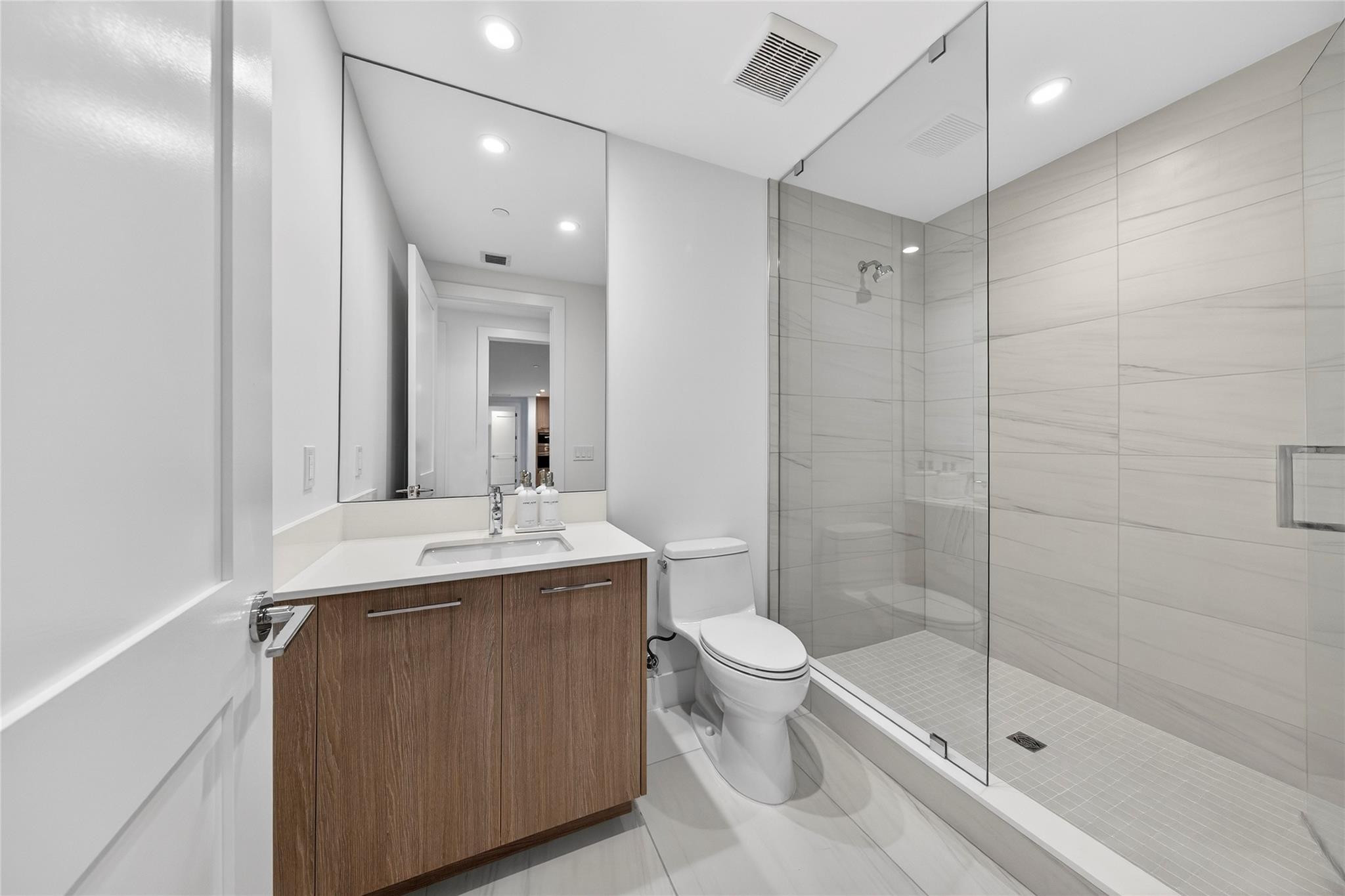 Selene Oceanfront - Residential Lease
