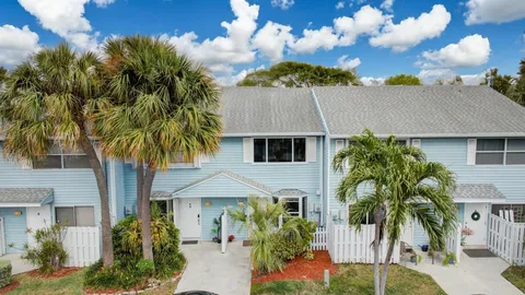 2555 Ne 15th St, Pompano Beach, FL MLS: R11082265