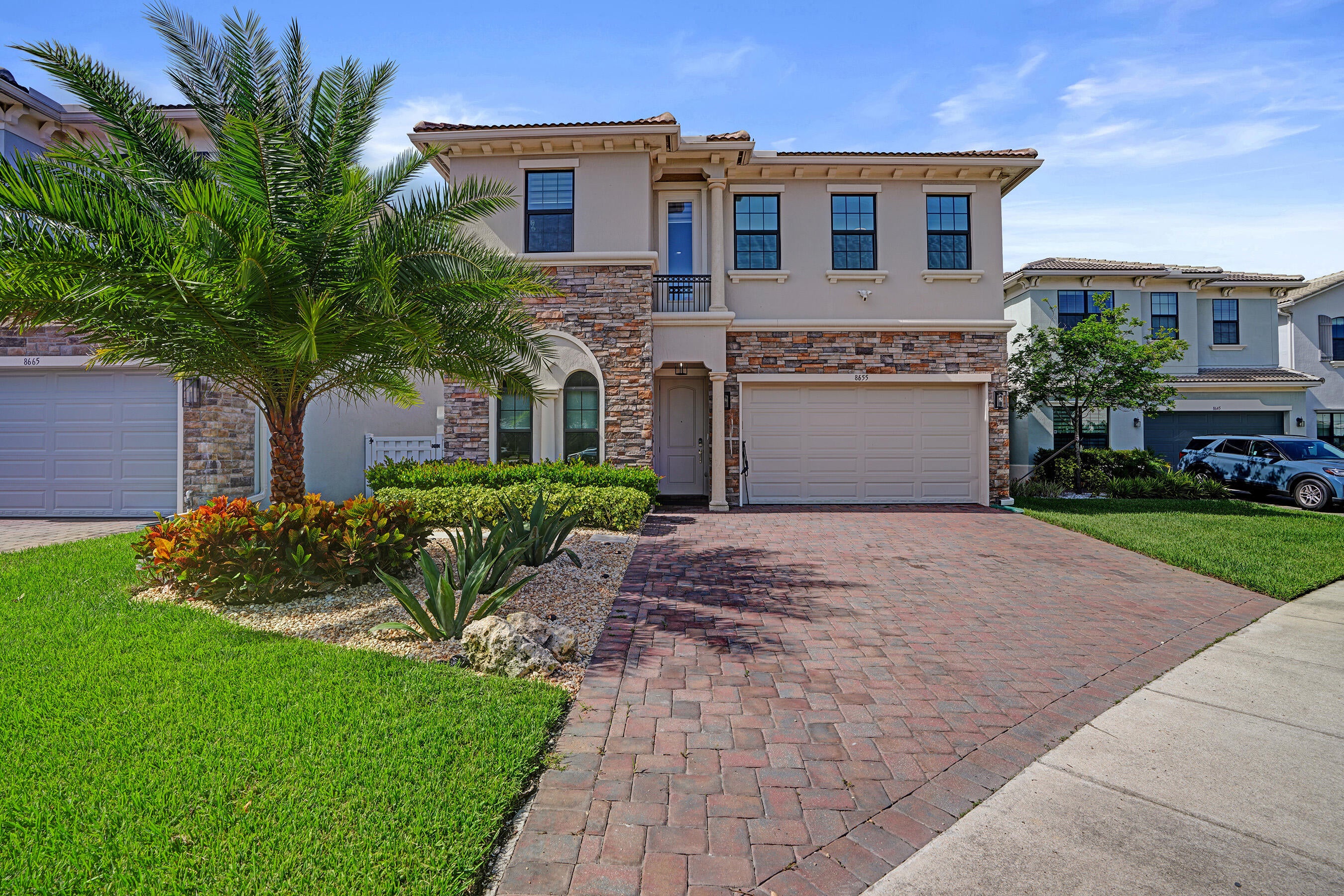 8655 NW 39TH Court