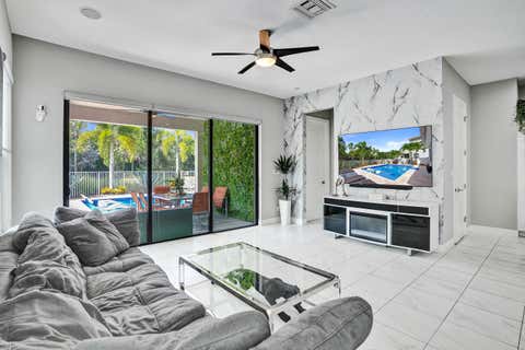 Tiny photo for 8655 NW 39TH Court, Coral Springs, FL 33065 (MLS # B26052611)