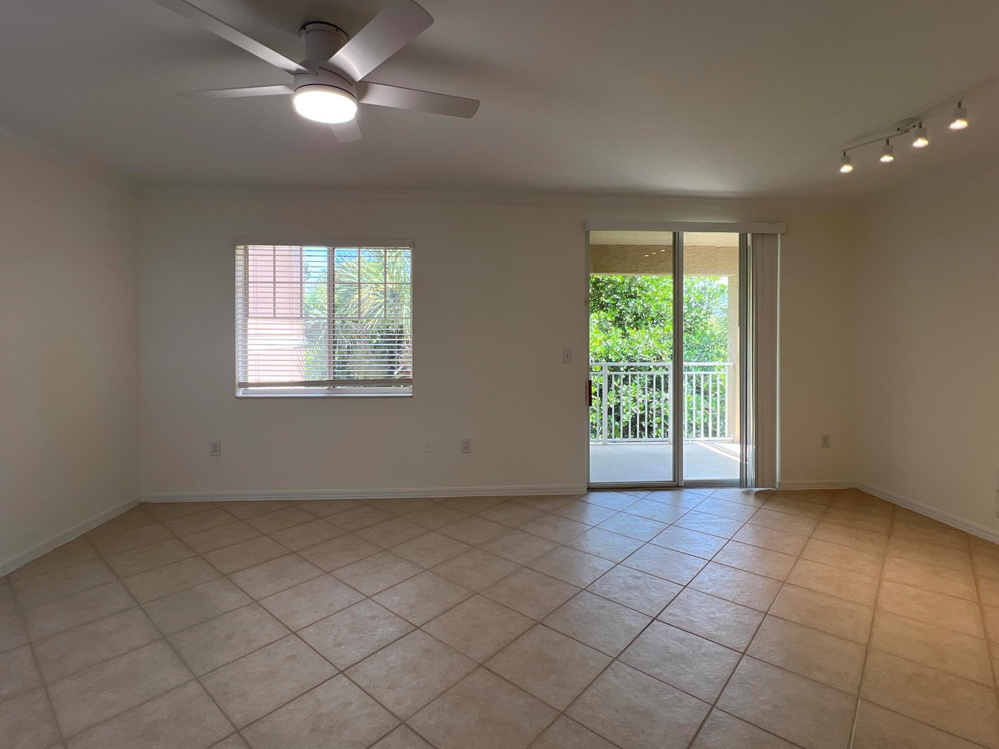 6410 Emerald Dunes Drive 307