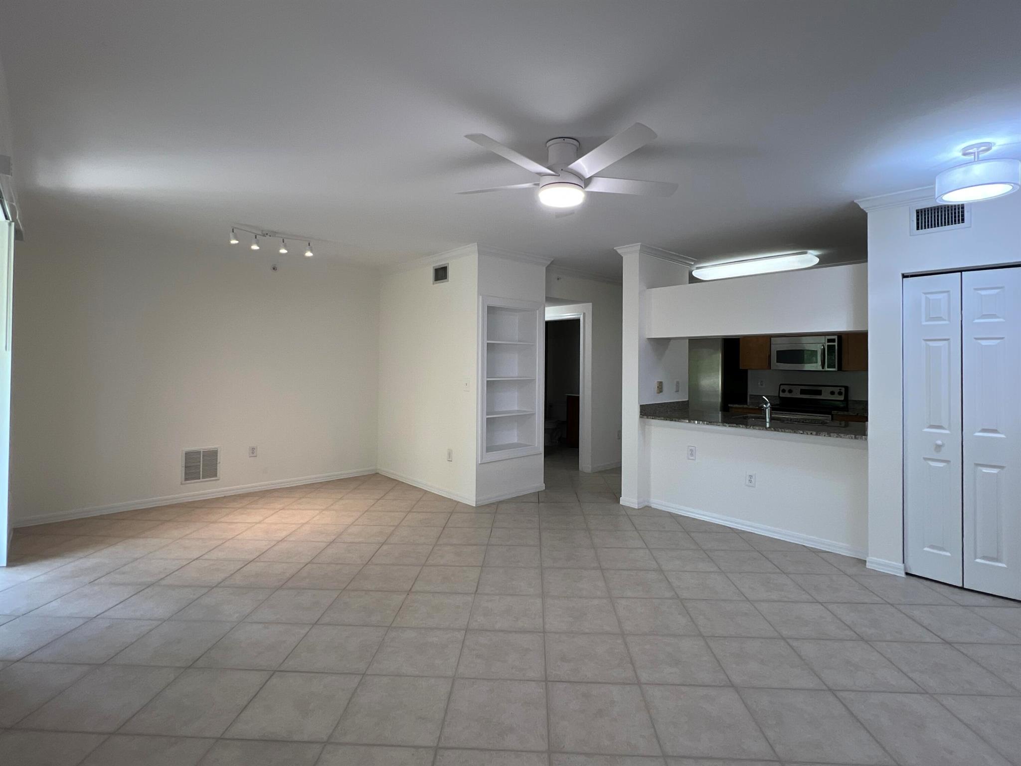 6410 Emerald Dunes Drive 307