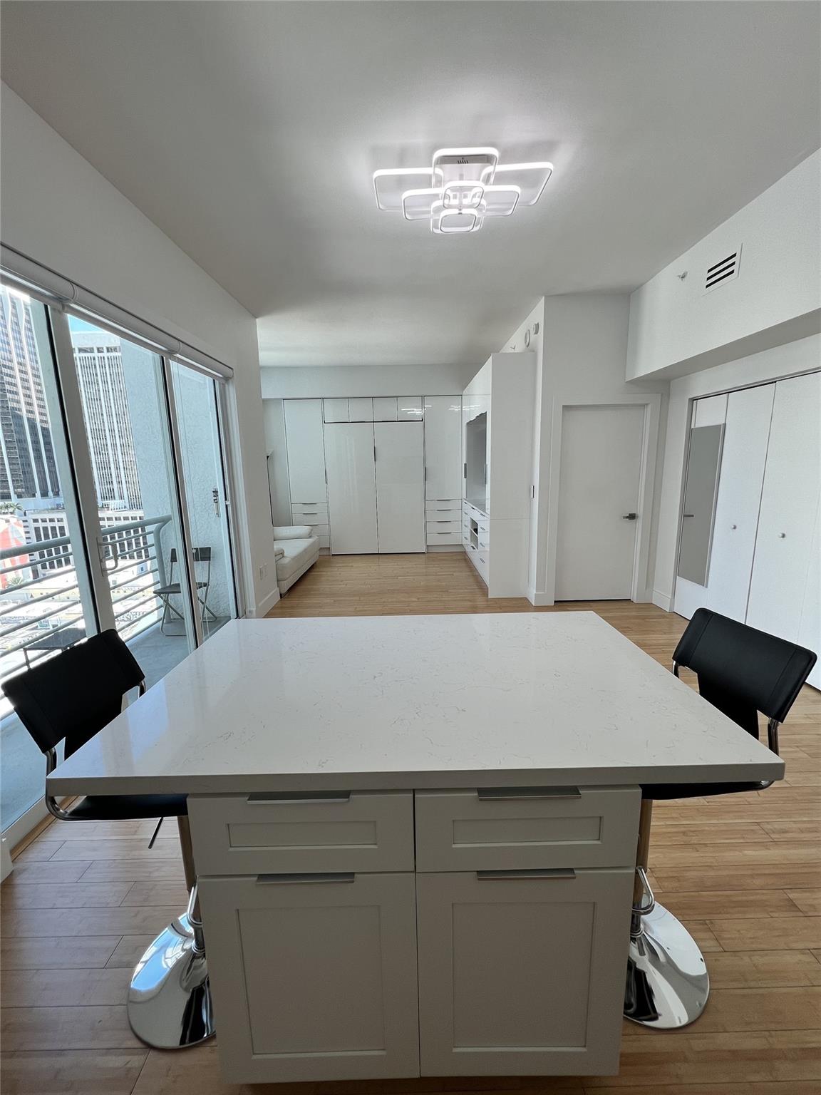 133 NE 2nd Ave 1610