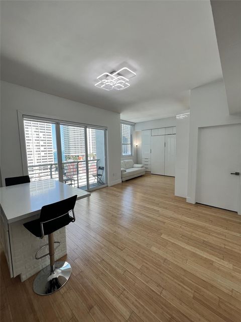 133 NE 2nd Ave 1610 Miami FL 33132