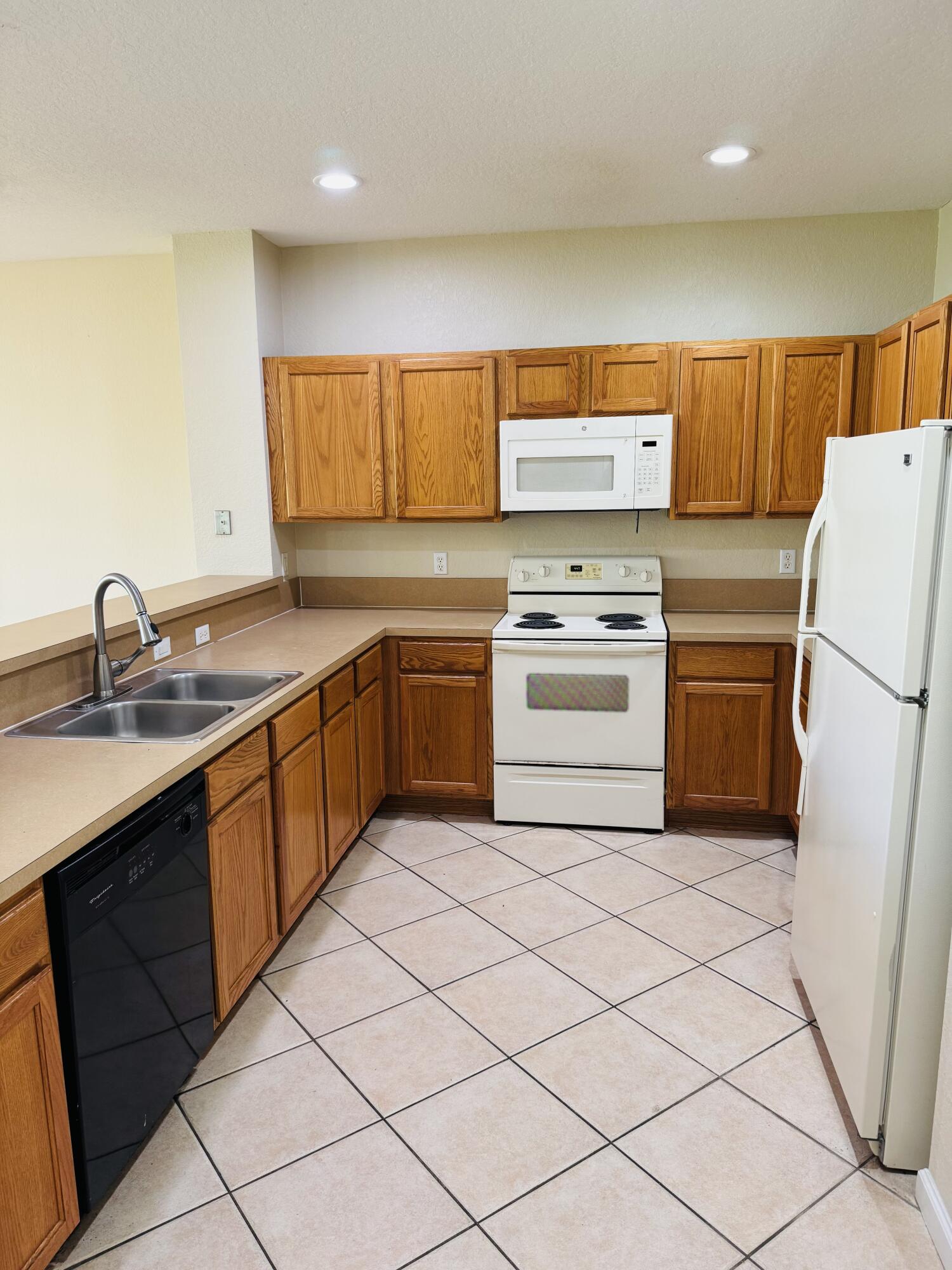 3033 N Evergreen Circle