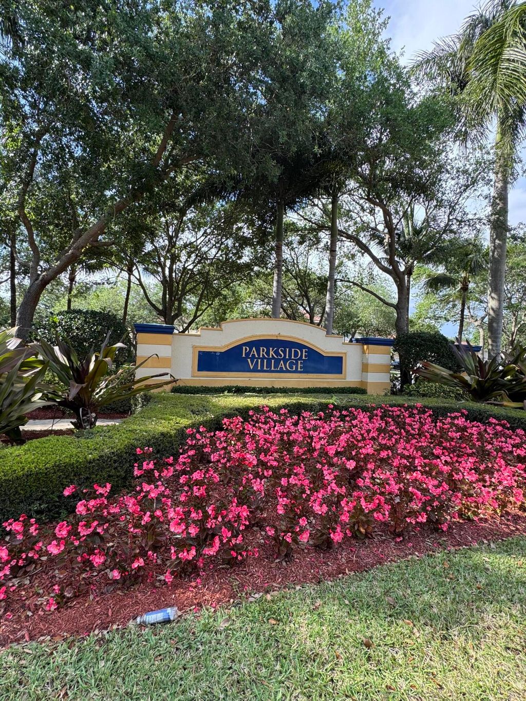 Photo of 3033 N Evergreen Circle, Boynton Beach, FL 33426 (MLS # R11160627)