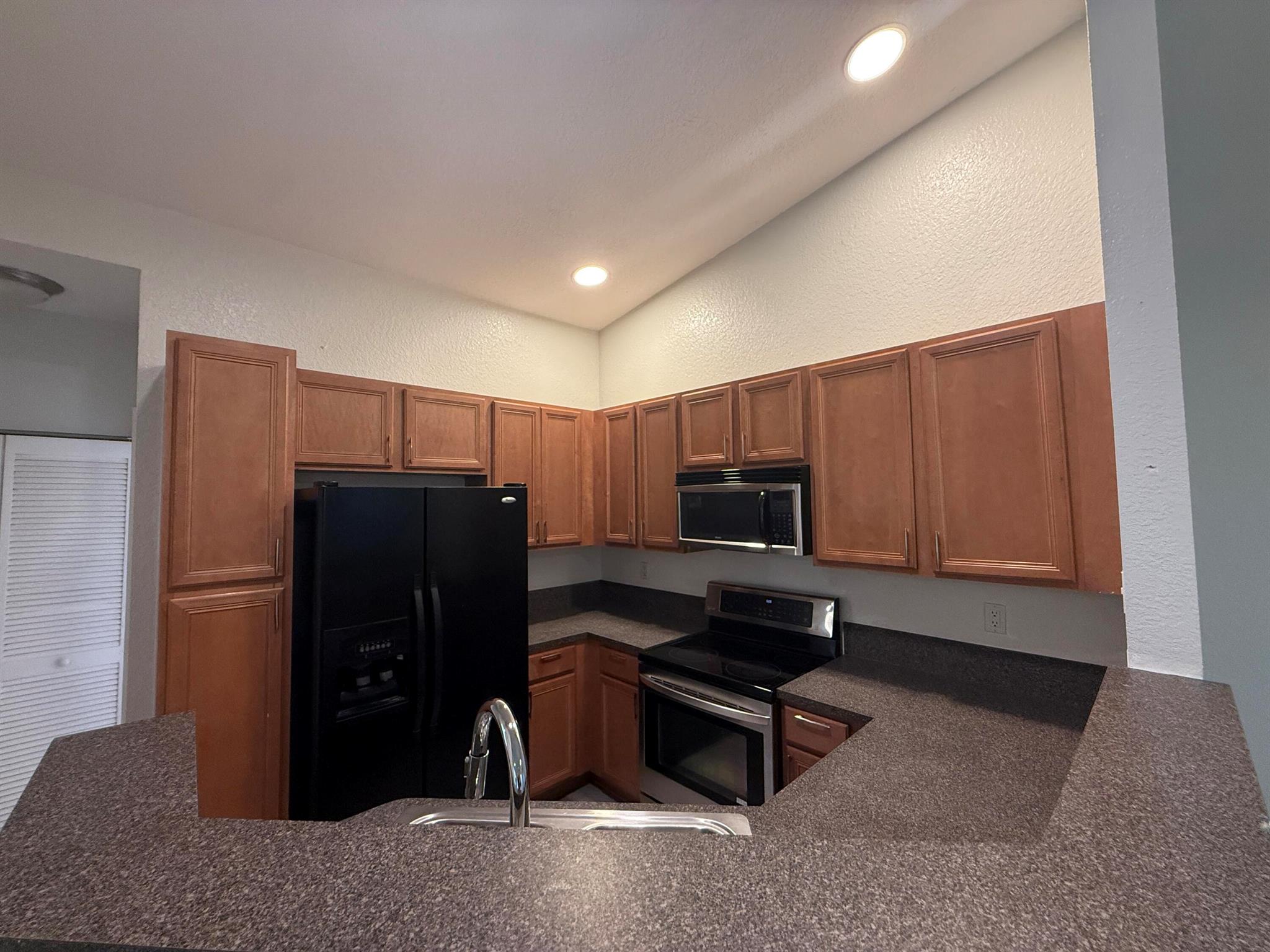 THOUSAND OAKS - Residential Lease