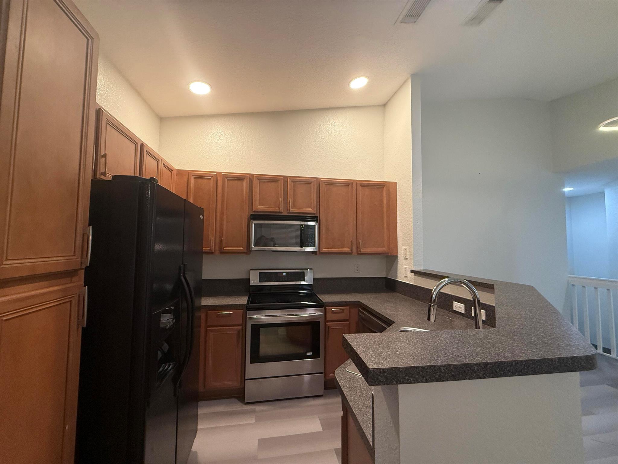 THOUSAND OAKS - Residential Lease