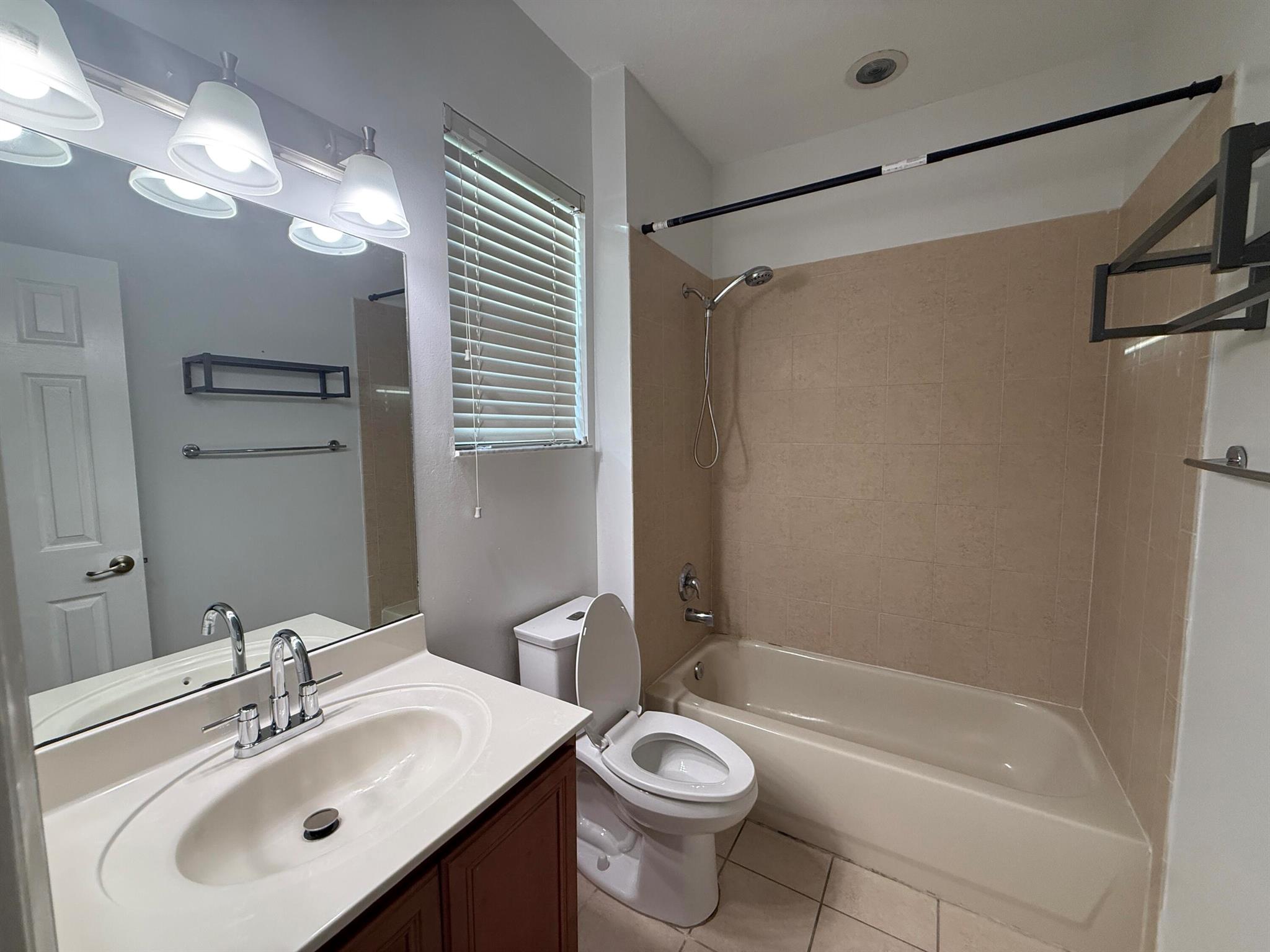 THOUSAND OAKS - Residential Lease