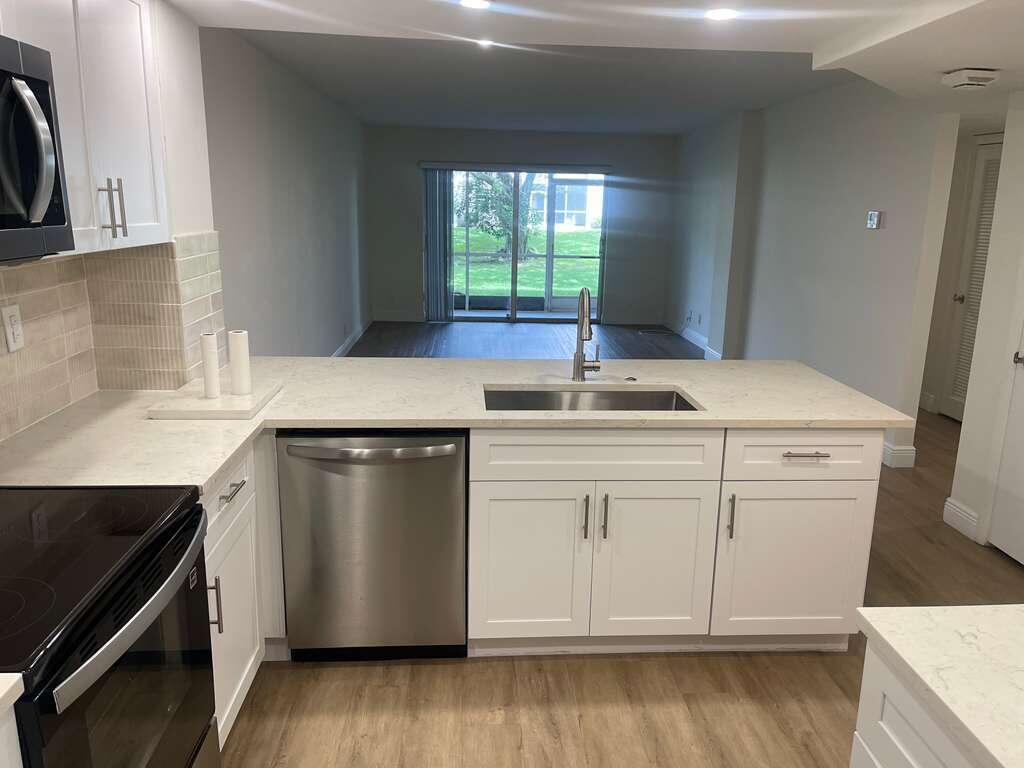 1200 NW 87th Avenue 115