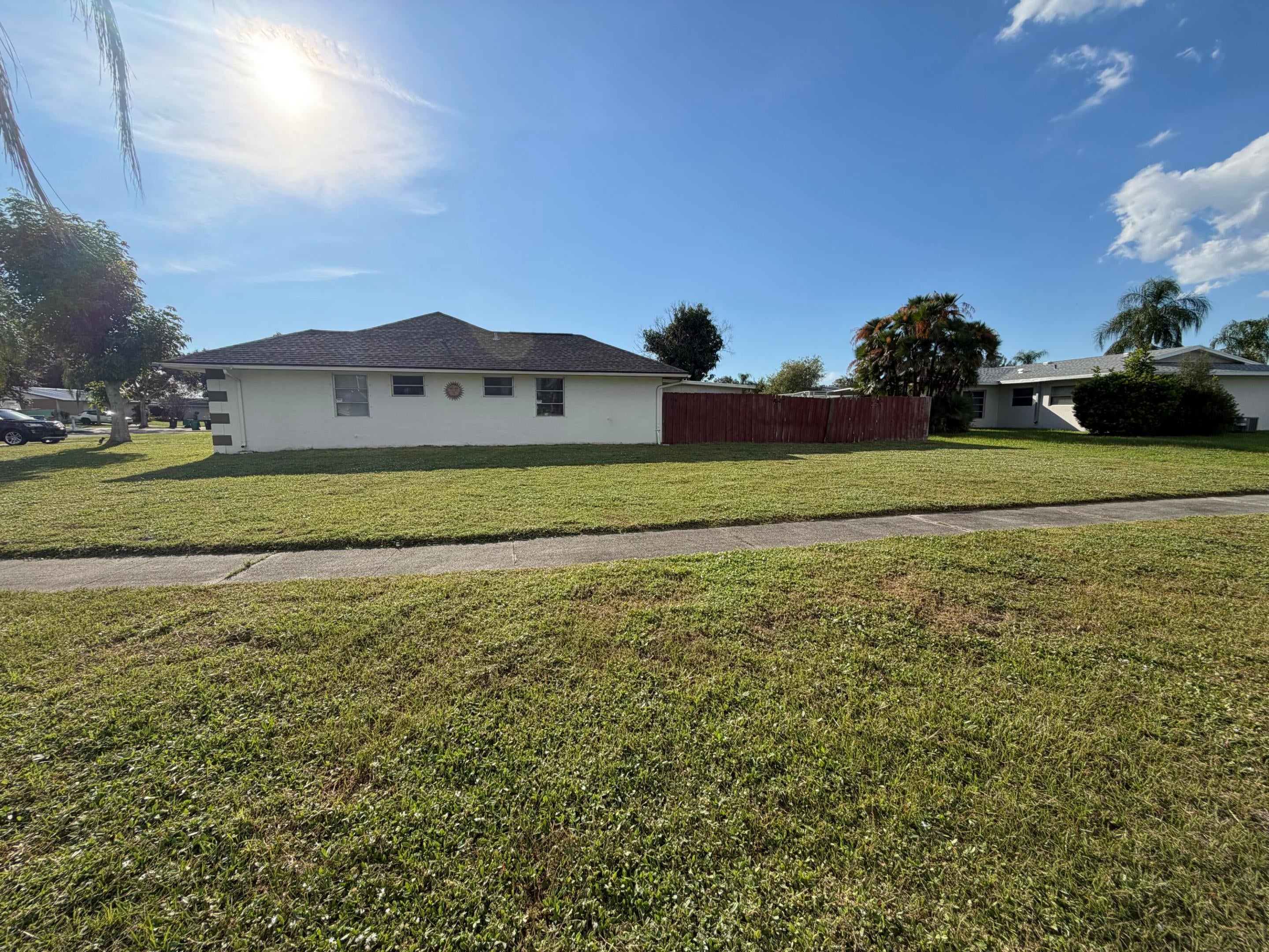 662 SW BRANFORD Drive, Port St Lucie, FL, 34983/$340,000 2 662 SW BRANFORD Drive
