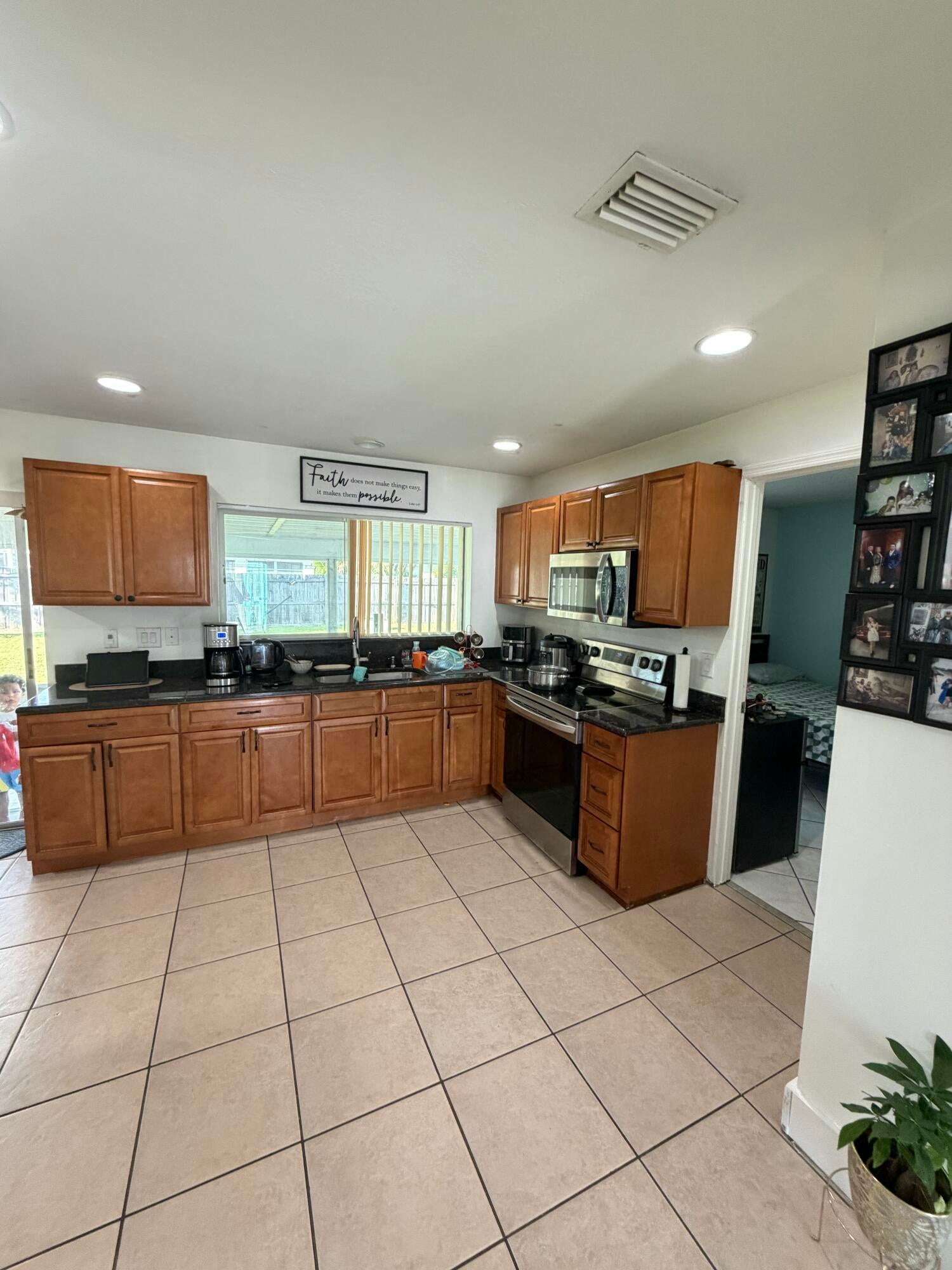 662 SW BRANFORD Drive, Port St Lucie, FL, 34983/$340,000 3 662 SW BRANFORD Drive