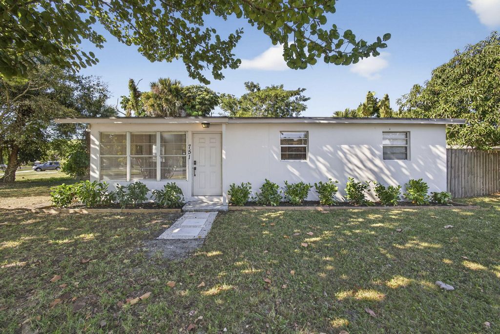 Photo of 751 Royal Palm Beach Boulevard, Royal Palm Beach, FL 33411 (MLS # R11145888)