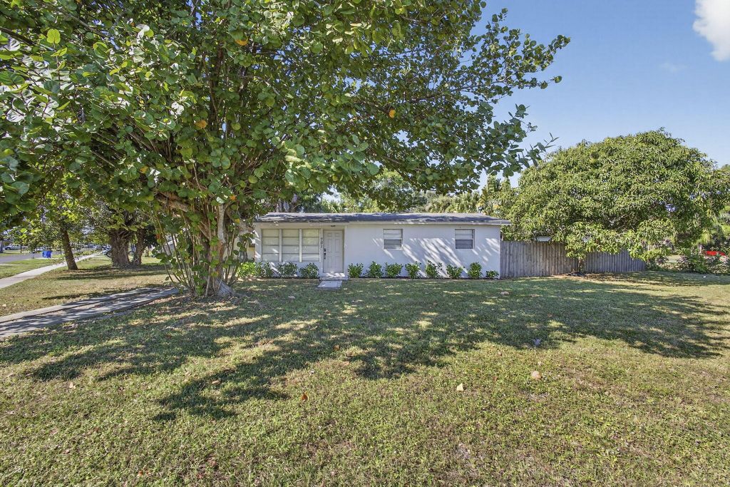Photo of 751 Royal Palm Beach Boulevard, Royal Palm Beach, FL 33411 (MLS # R11145888)