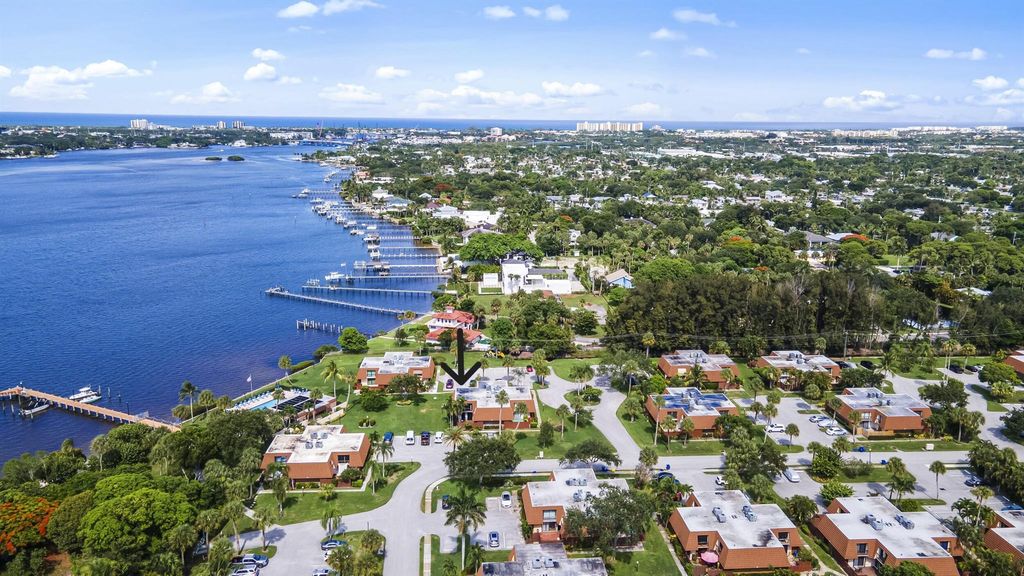 Photo of 825 Center Street #20a, Jupiter, FL 33458 (MLS # R11007992)