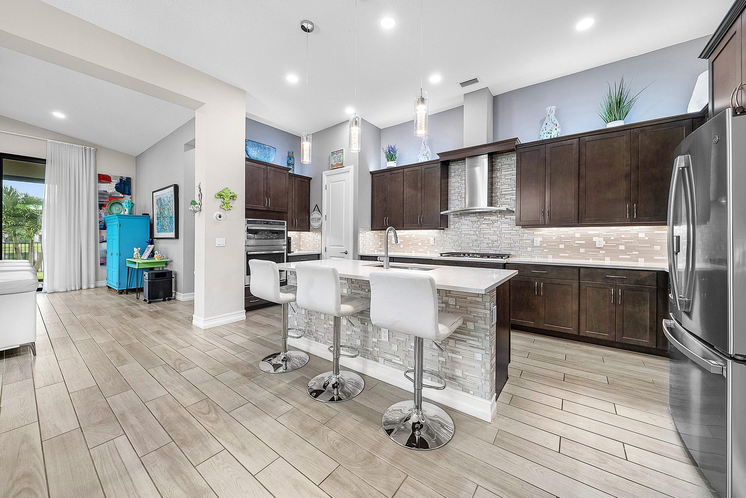 PALM MEADOWS ESTATES - Residential