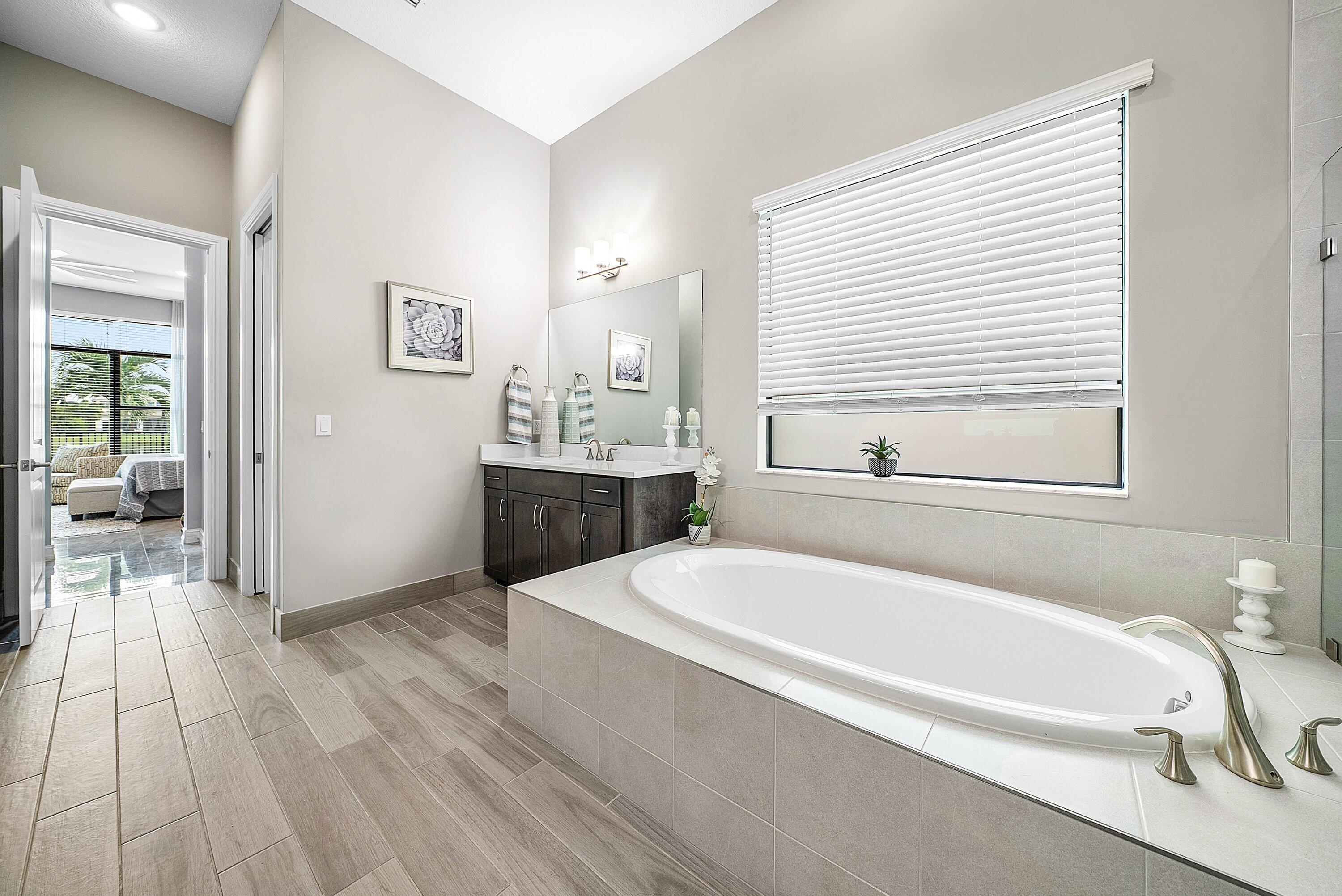 PALM MEADOWS ESTATES - Residential