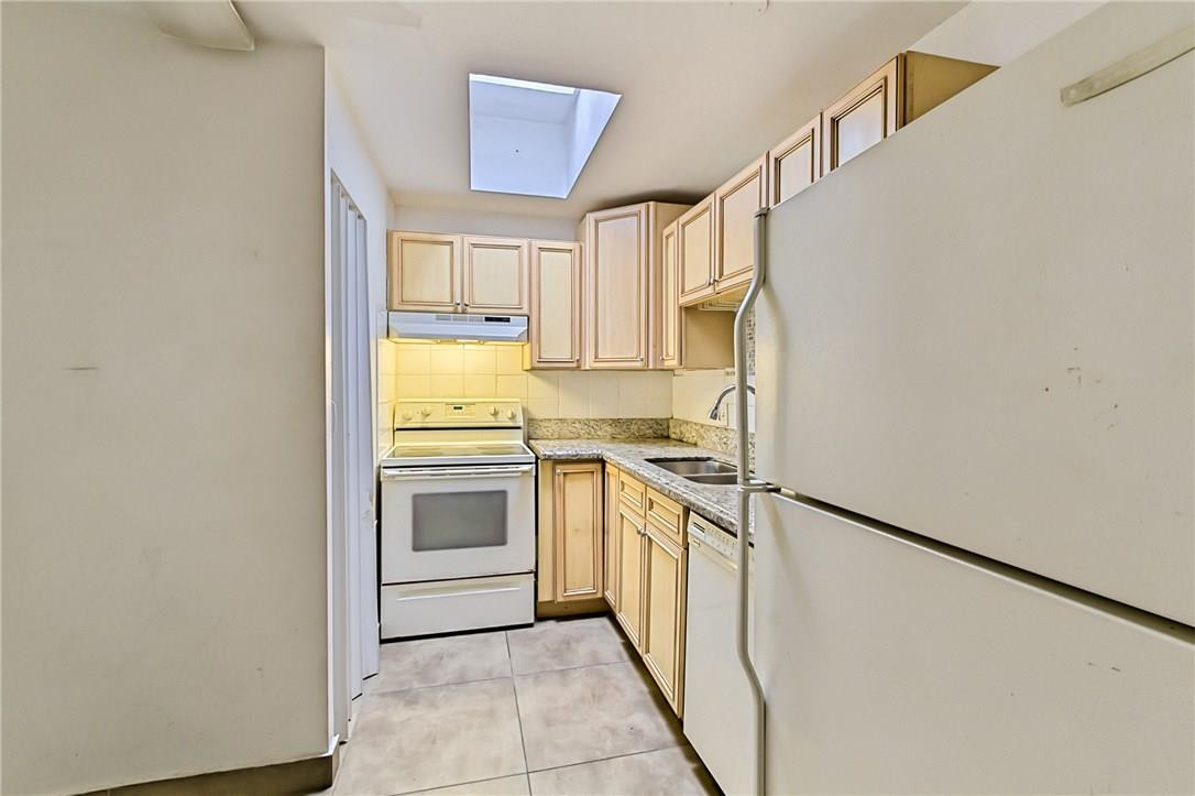 LAKE ISLAND 79-39 B LOT 3 - Residential