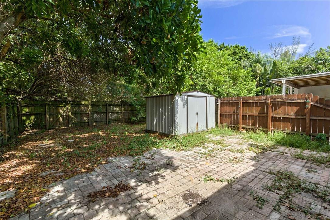 LAKE ISLAND 79-39 B LOT 3 - Residential