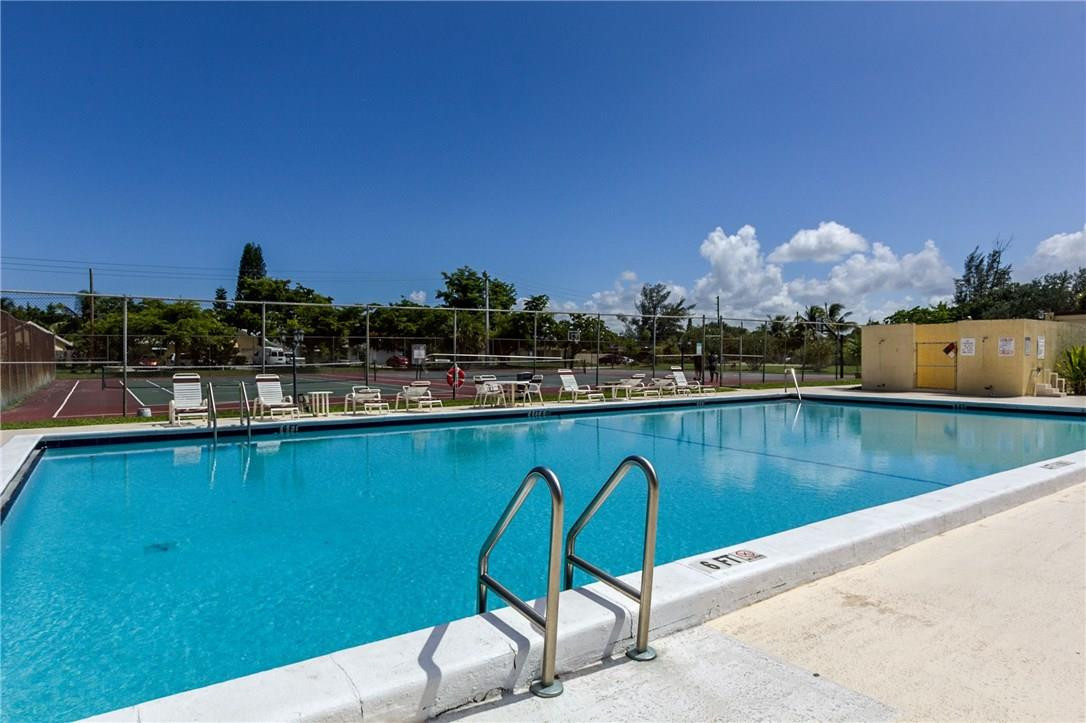 LAKE ISLAND 79-39 B LOT 3 - Residential