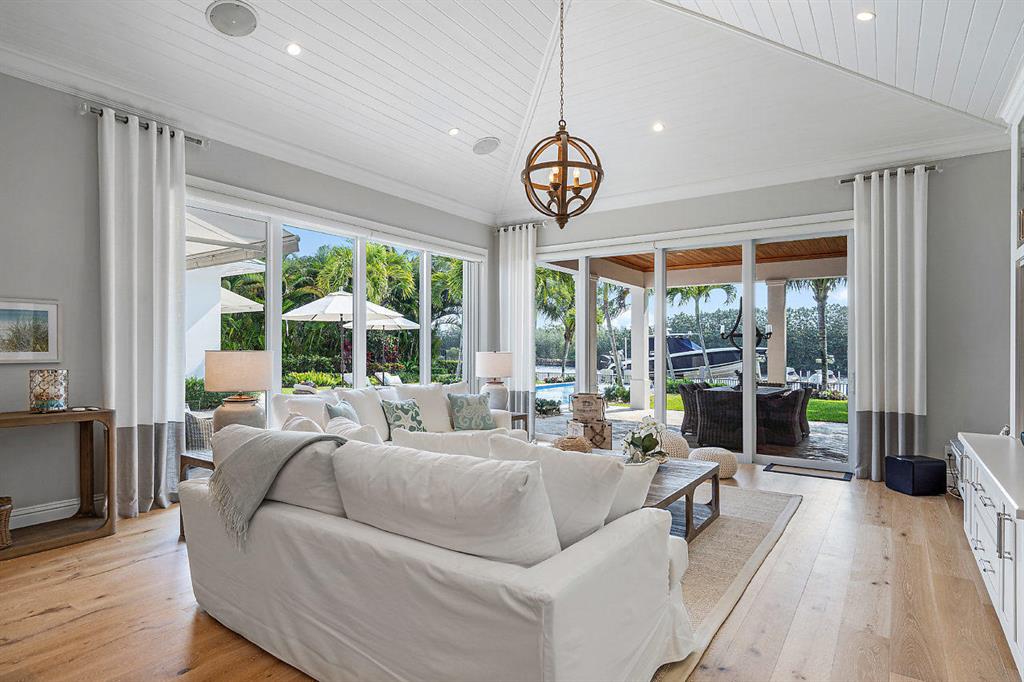 SNOW HILL IN - Residential