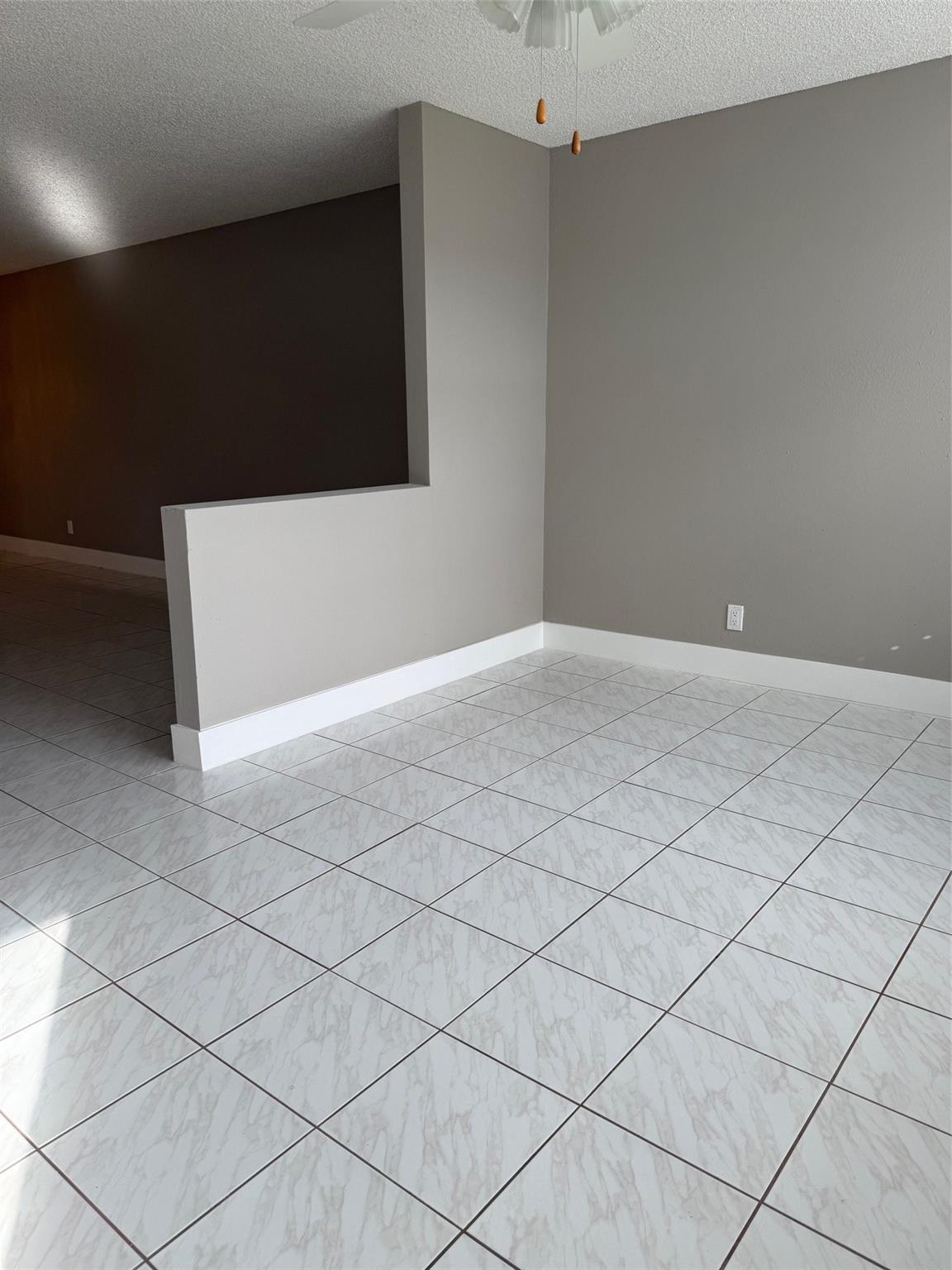 Sunrise Lakes #185 - Residential