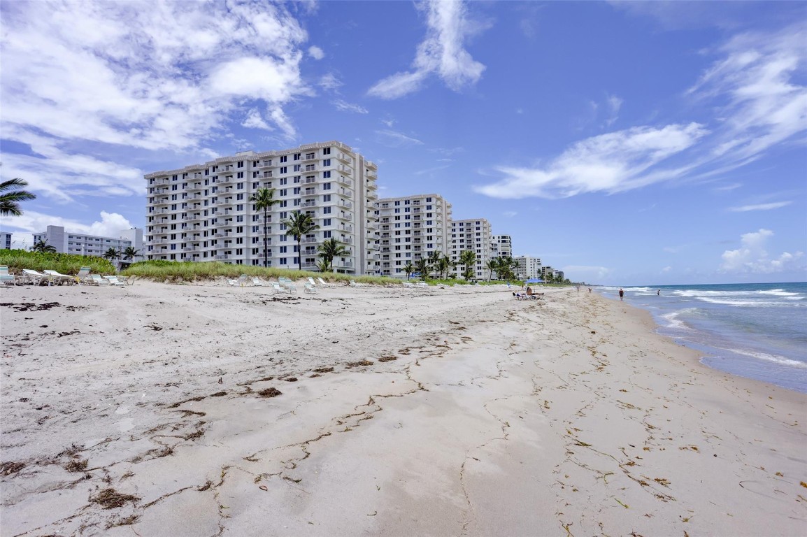 AMBASSADORS V SOUTH CONDO - Residential