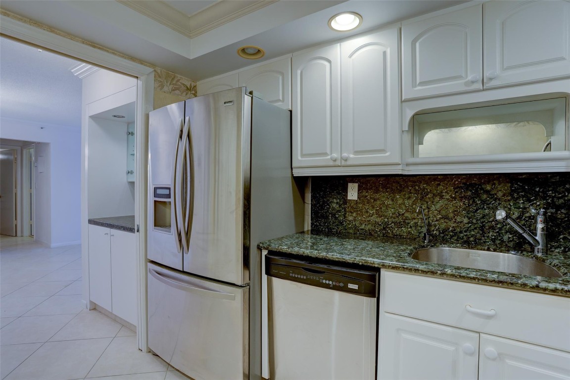 AMBASSADORS V SOUTH CONDO - Residential
