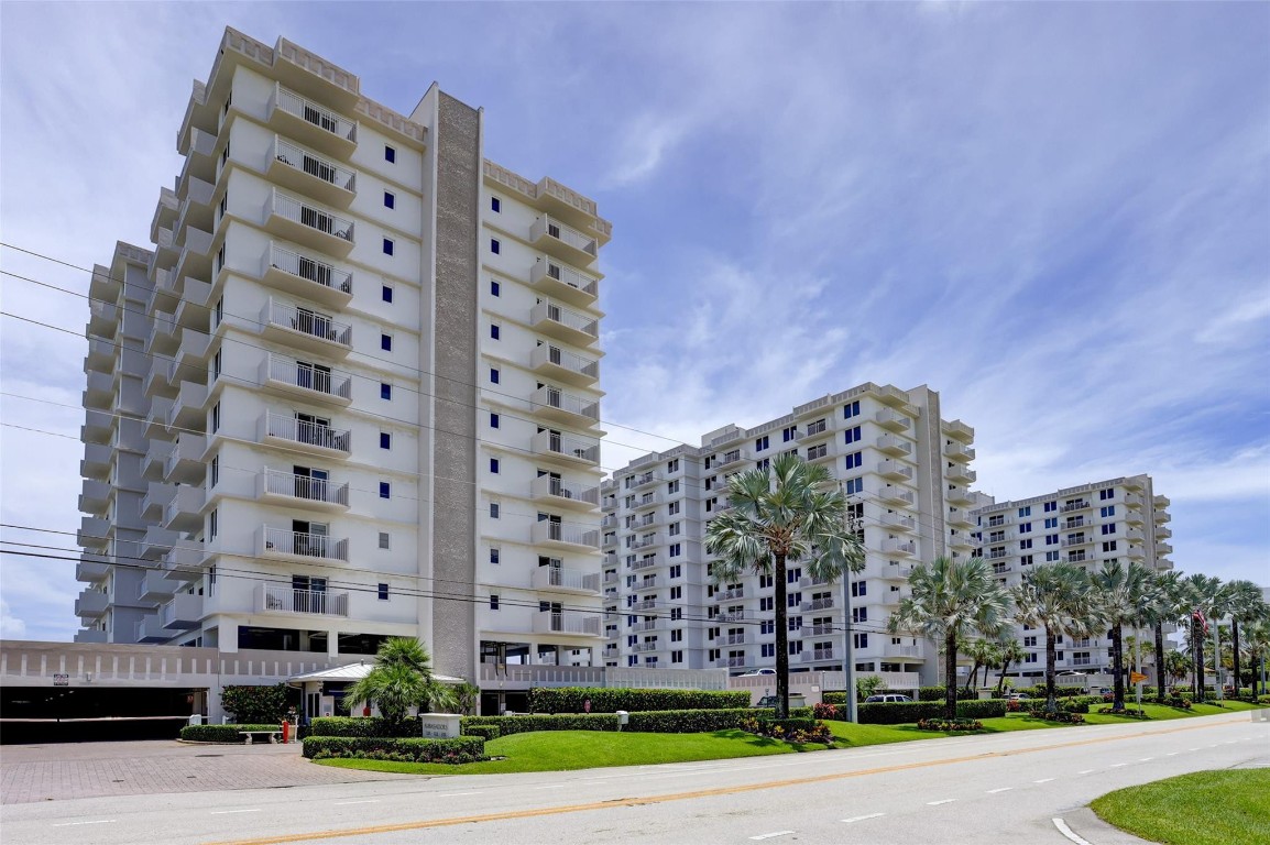 AMBASSADORS V SOUTH CONDO - Residential