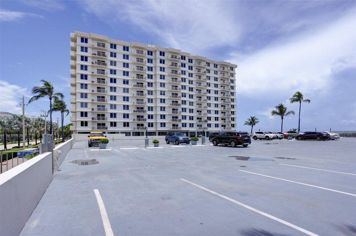 AMBASSADORS V SOUTH CONDO - Residential