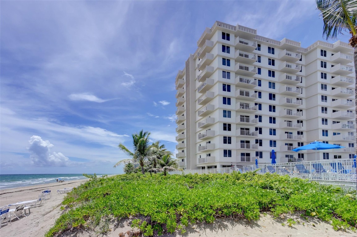 AMBASSADORS V SOUTH CONDO - Residential