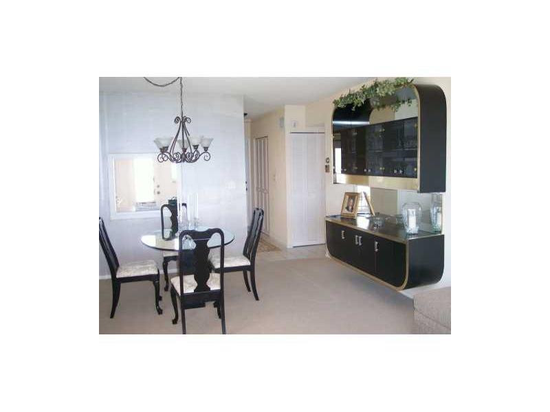 ADMIRALTY TOWERS - Residential