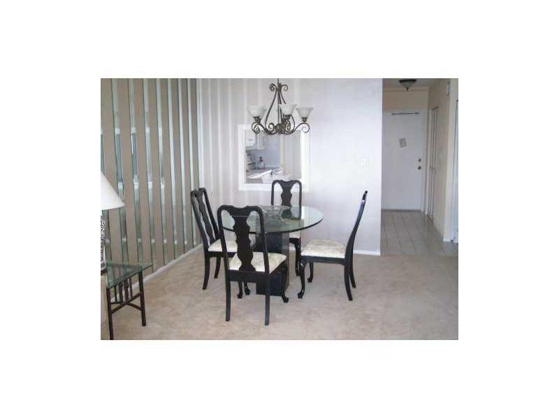 ADMIRALTY TOWERS - Residential