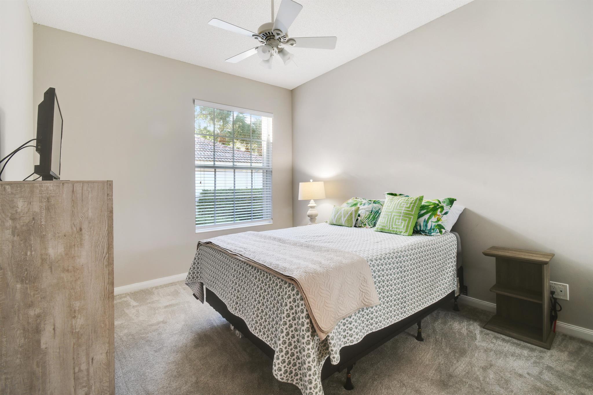 OAKS EAST 2 - Residential