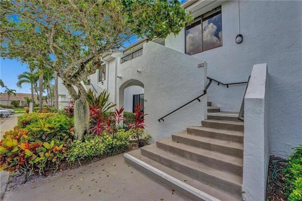 Photo of 7533 Glendevon Lane #907, Delray Beach, FL 33446 (MLS # B26037016)