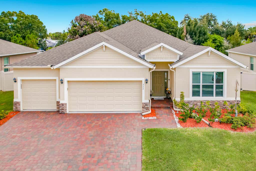 Photo of 111 52ND Square, Vero Beach, FL 32968 (MLS # B26058915)