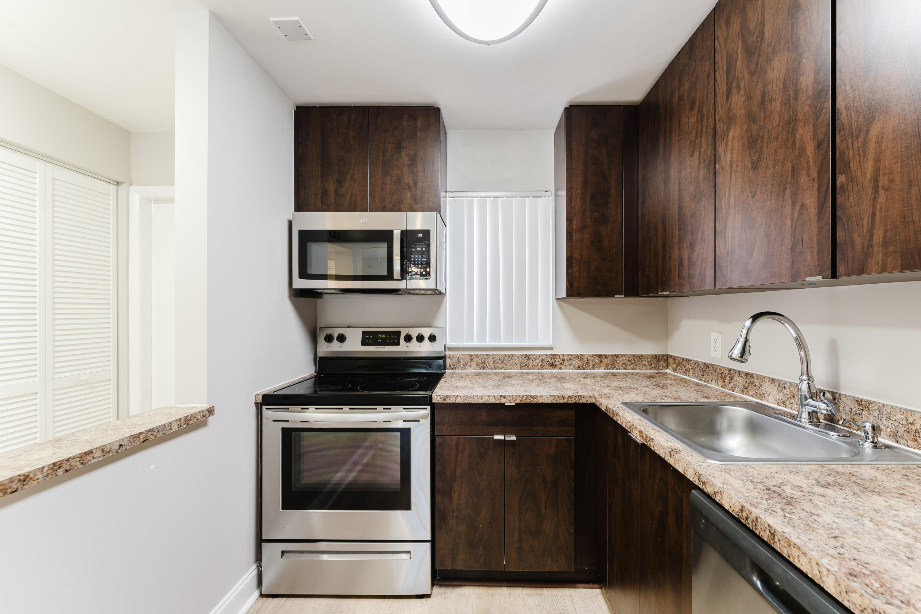 BOCA TOWNE CENTRE CONDO - Residential Lease