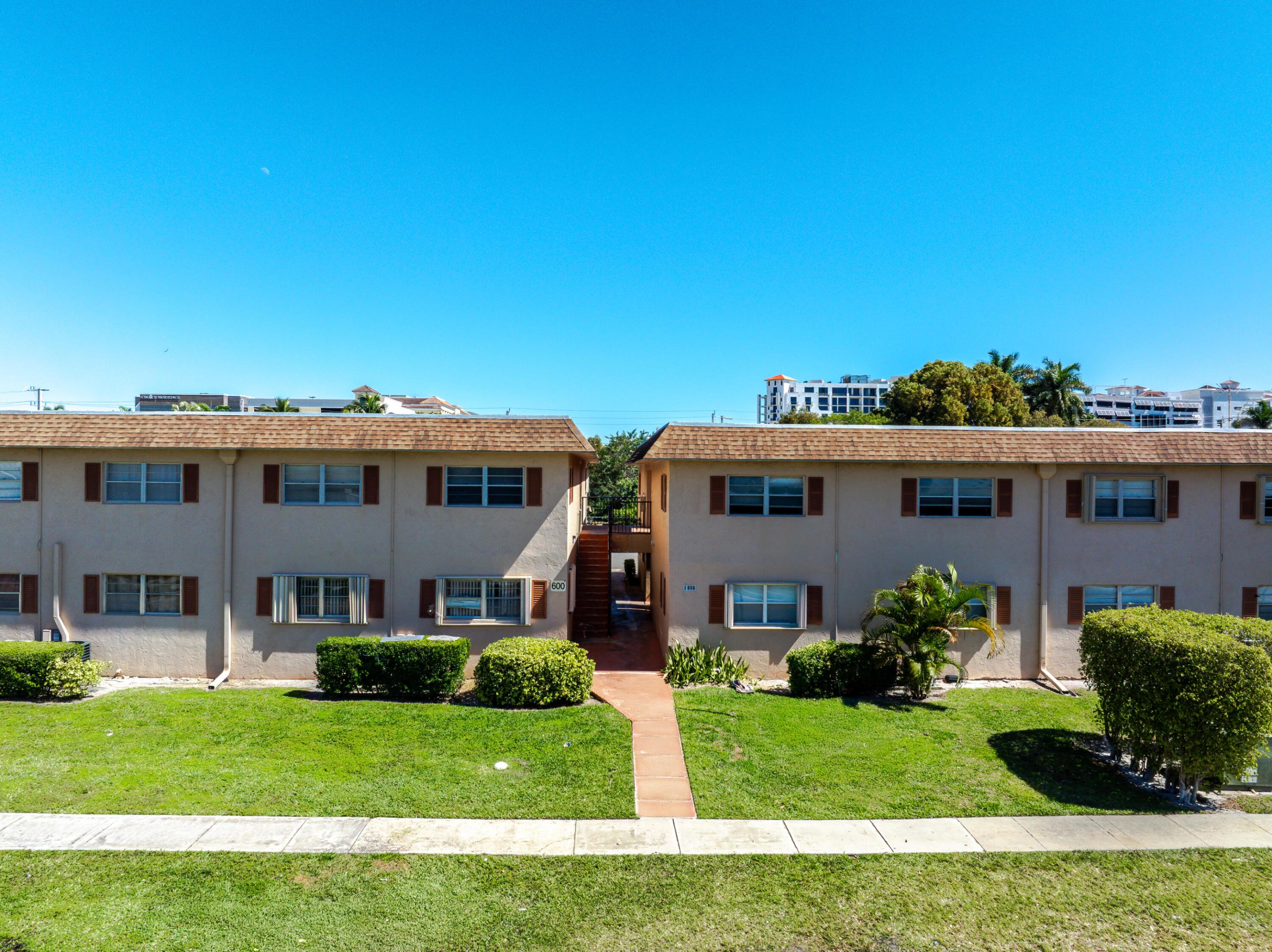 BOCA TOWNE CENTRE CONDO - Residential Lease